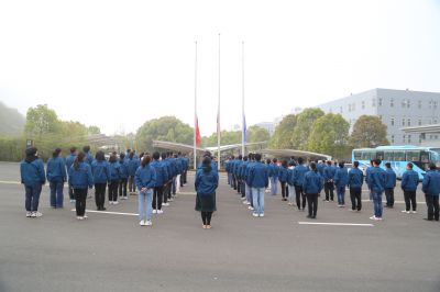 广东会gdh医药举行周年庆升旗仪式及宣誓活动！